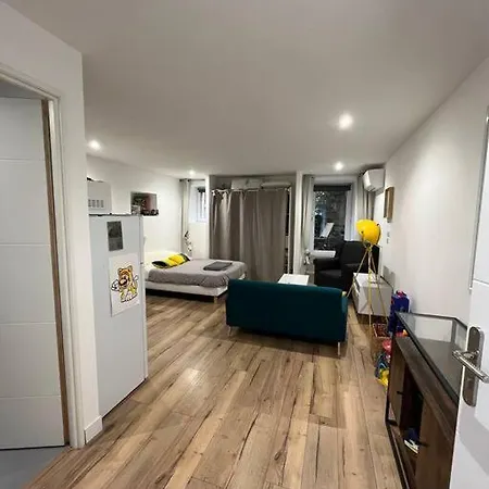 Centre Village * 博科尼亚诺