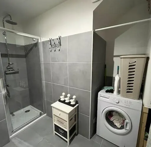 Centre Village 公寓