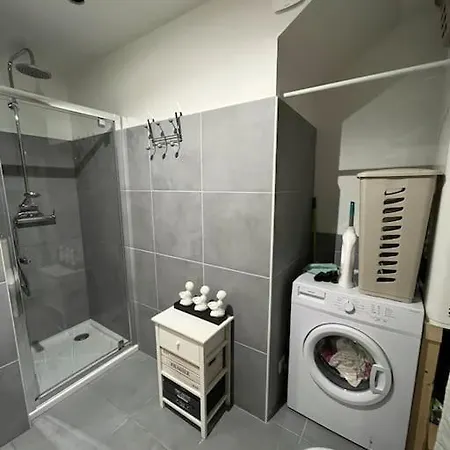 Centre Village Apartment